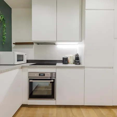 Authentic - 2p - Eiffel Tower Daire