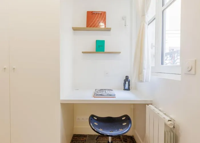 Authentic - 2p - Eiffel Tower