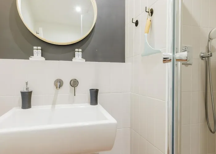 Authentic - 2p - Eiffel Tower Apartment Paris